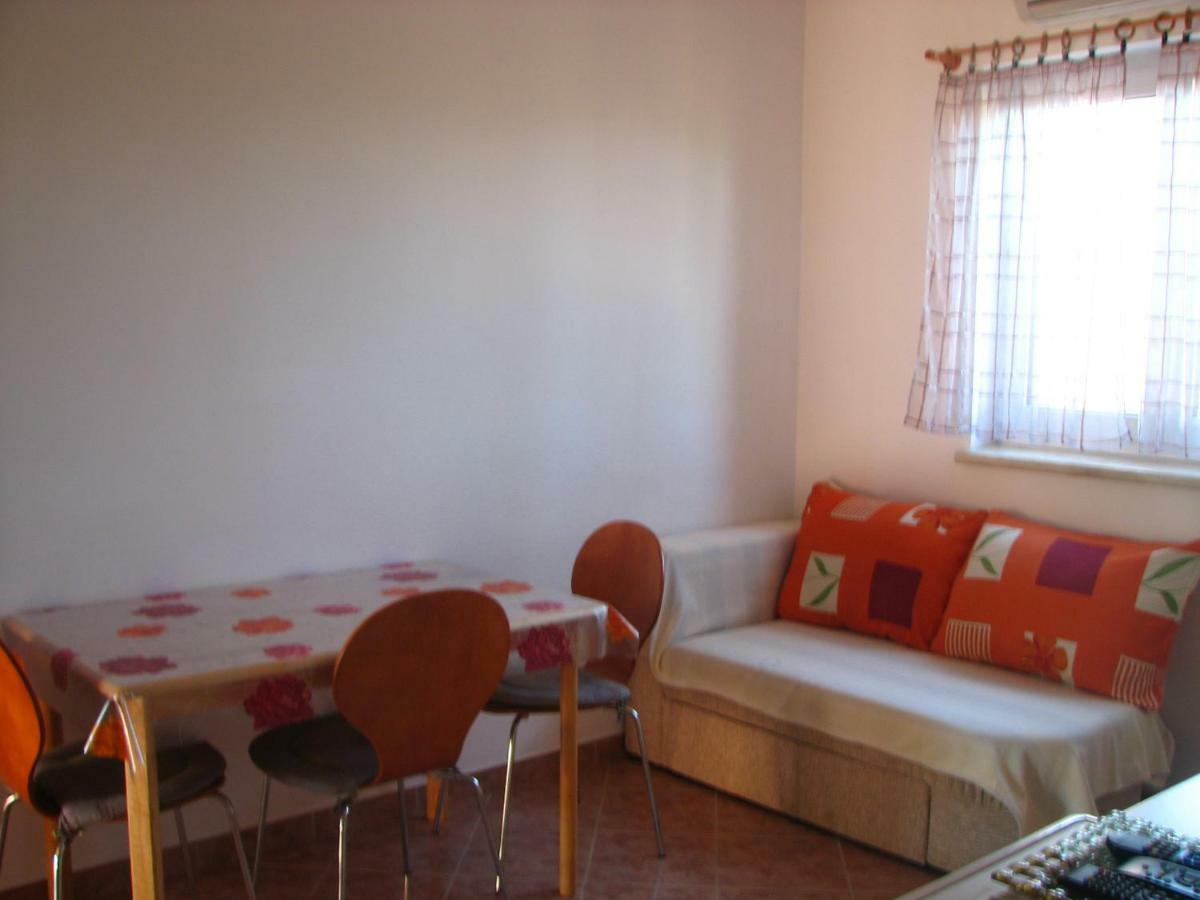 Miro Apartmani Murter Exterior photo