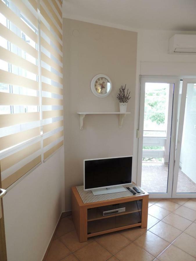 Miro Apartmani Murter Exterior photo